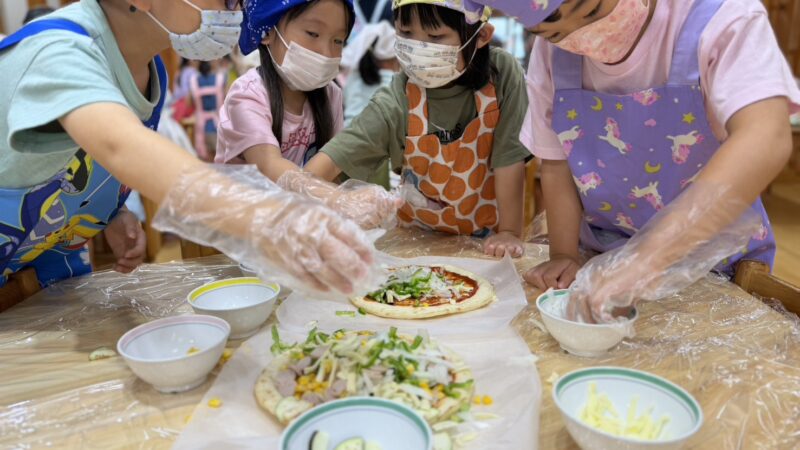 幼児チーム「ピザ作り」に挑戦